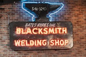 Blacksmith Redmond Oregon Living in Oregon: Moving Tips, Cost of Living & Best Cities Blacksmith Redmond Oregon | Living in Oregon: Moving Tips, Cost of Living & Best Cities