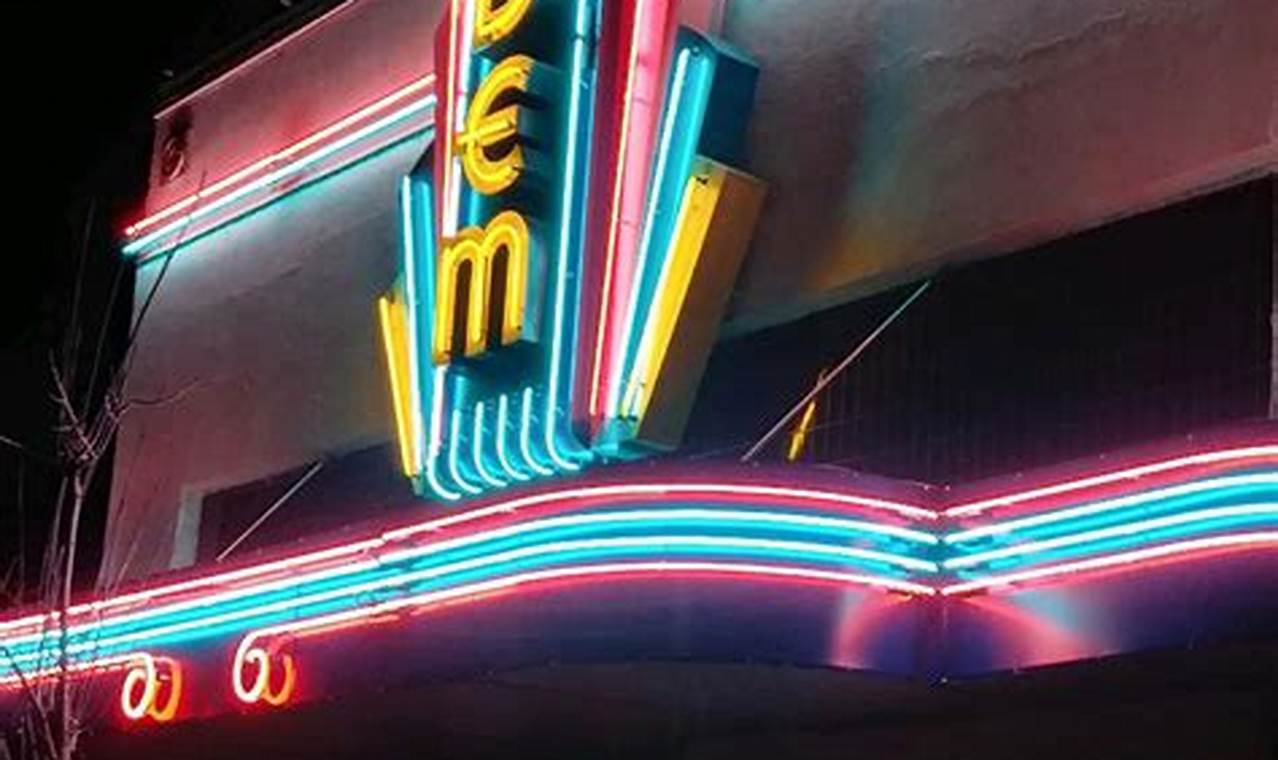 Redmond Oregon Movie Theater Living in Oregon: Moving Tips, Cost of Living & Best Cities Redmond Oregon Movie Theater | Living in Oregon: Moving Tips, Cost of Living & Best Cities