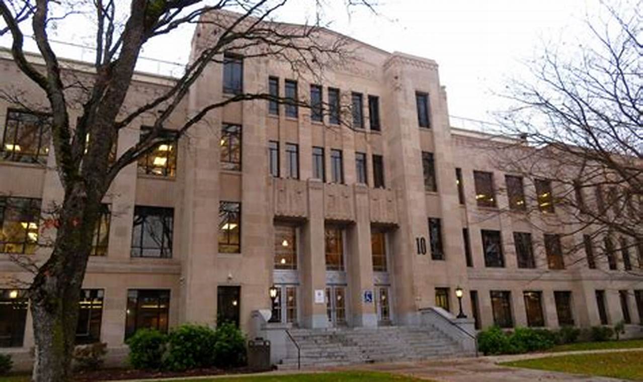 Jackson County Courthouse: Your Medford Oregon Guide Living in Oregon: Moving Tips, Cost of Living & Best Cities Jackson County Courthouse: Your Medford Oregon Guide | Living in Oregon: Moving Tips, Cost of Living & Best Cities