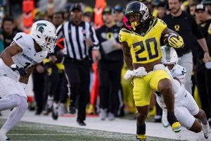 2024 Oregon Ducks Predictions: Preview &amp; Projections Now! | Living in Oregon: Moving Tips, Cost of Living & Best Cities