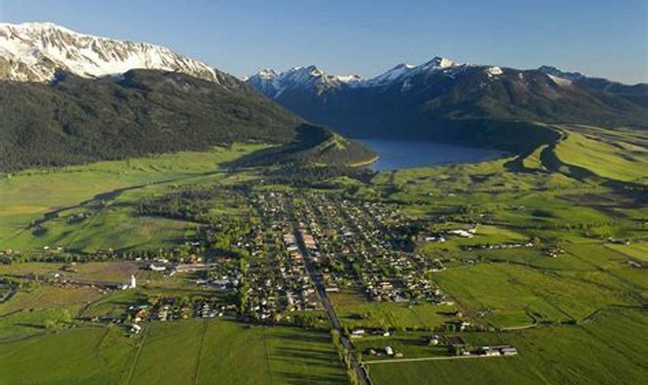 Stay Near Wallowa Lake: Oregon Hotels & Lodging Deals | Living in Oregon: Moving Tips, Cost of Living & Best Cities