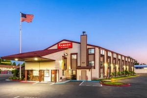 Best Hotels Near Medford Airport, Oregon - [Year] Deals | Living in Oregon: Moving Tips, Cost of Living & Best Cities