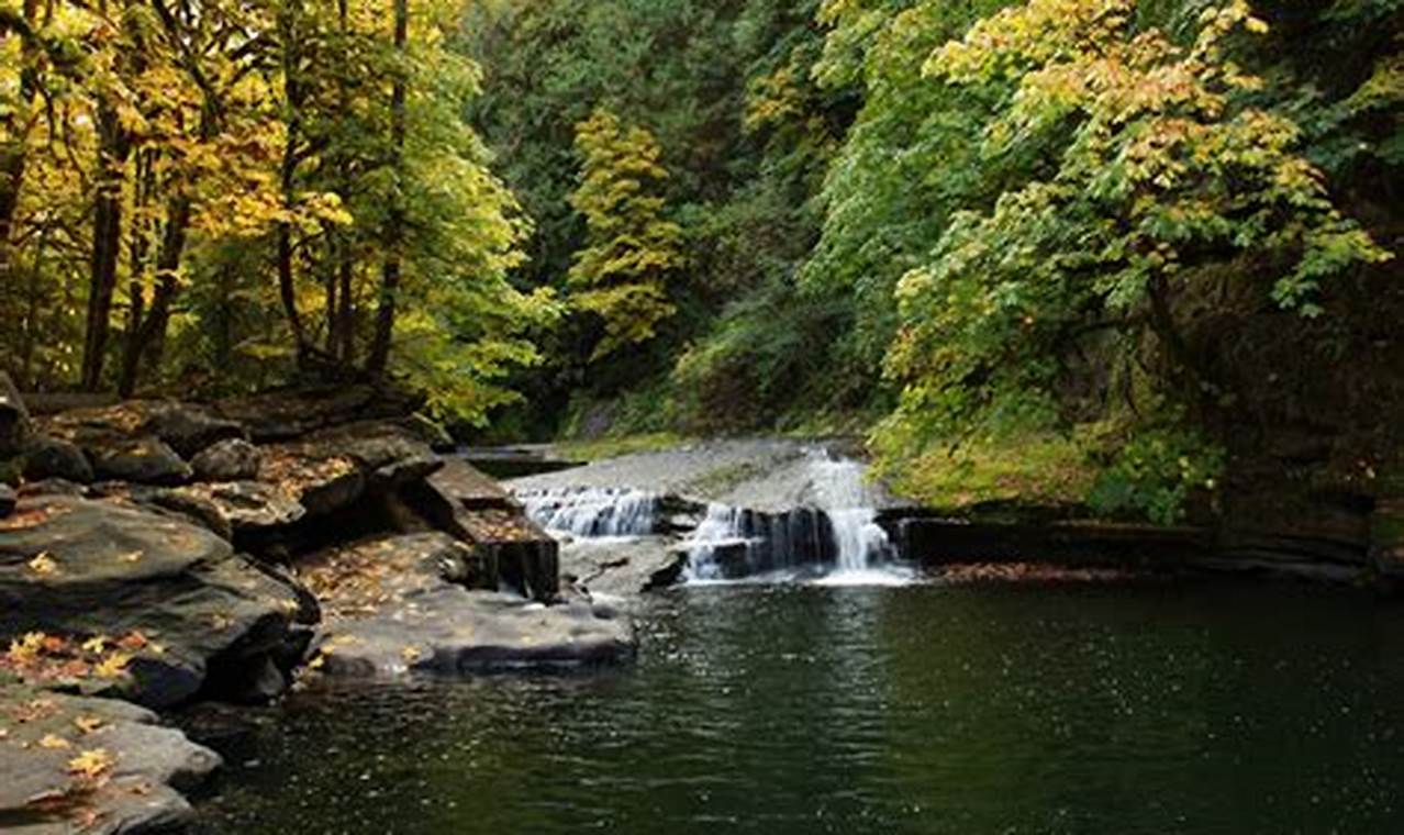 Explore: Lake Triangle Oregon's Hidden Beauty + Guide | Living in Oregon: Moving Tips, Cost of Living & Best Cities