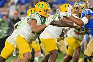 UCLA vs Oregon: Football Stats Showdown | Living in Oregon: Moving Tips, Cost of Living & Best Cities