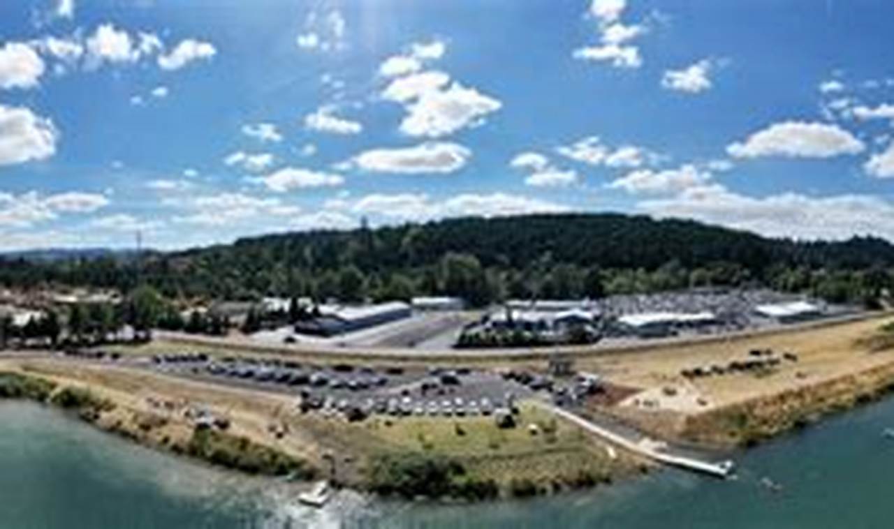 Explore Turner Lake Oregon: A Cascade Gem + Guide | Living in Oregon: Moving Tips, Cost of Living & Best Cities