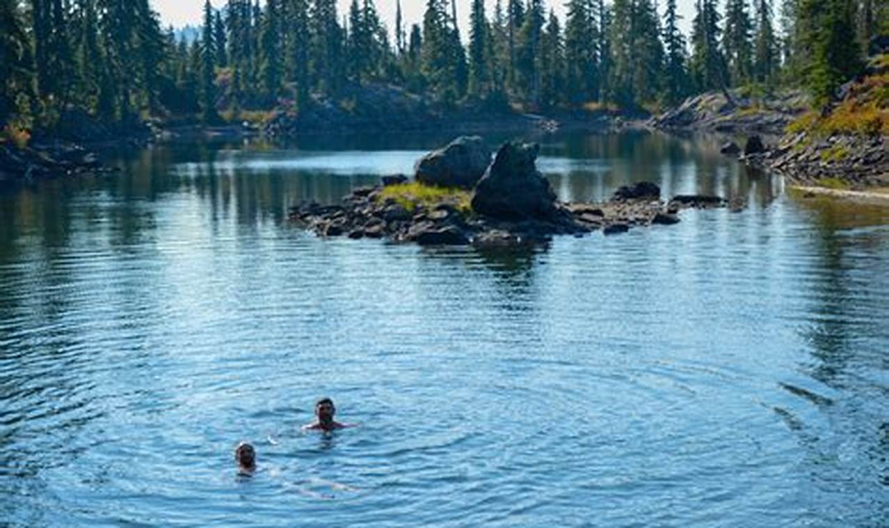 Dive In! Best Swimming Lakes in Oregon for Summer Fun | Living in Oregon: Moving Tips, Cost of Living & Best Cities