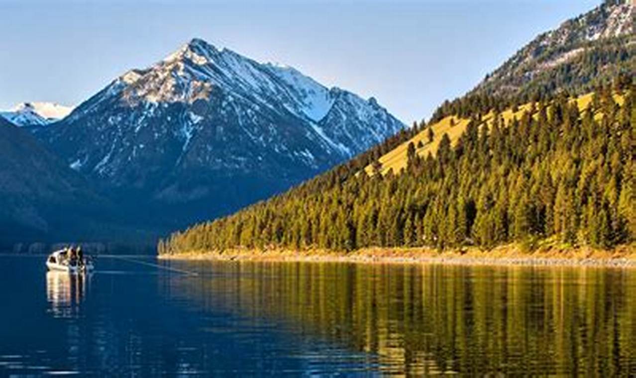 Best Wallowa Lake, Oregon Stays: Your Lake Escape! | Living in Oregon: Moving Tips, Cost of Living & Best Cities