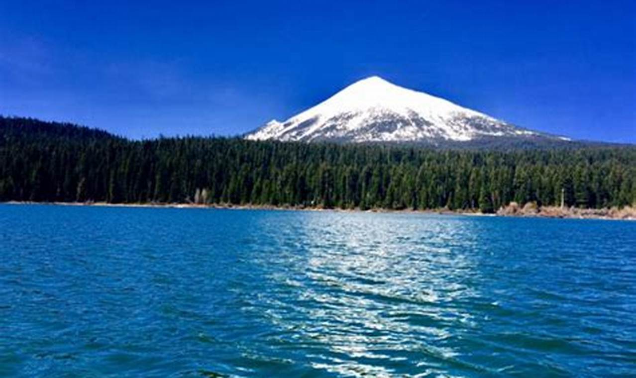 Explore Scenic Lakes in Southern Oregon: A Guide Living in Oregon: Moving Tips, Cost of Living & Best Cities Explore Scenic Lakes in Southern Oregon: A Guide | Living in Oregon: Moving Tips, Cost of Living & Best Cities