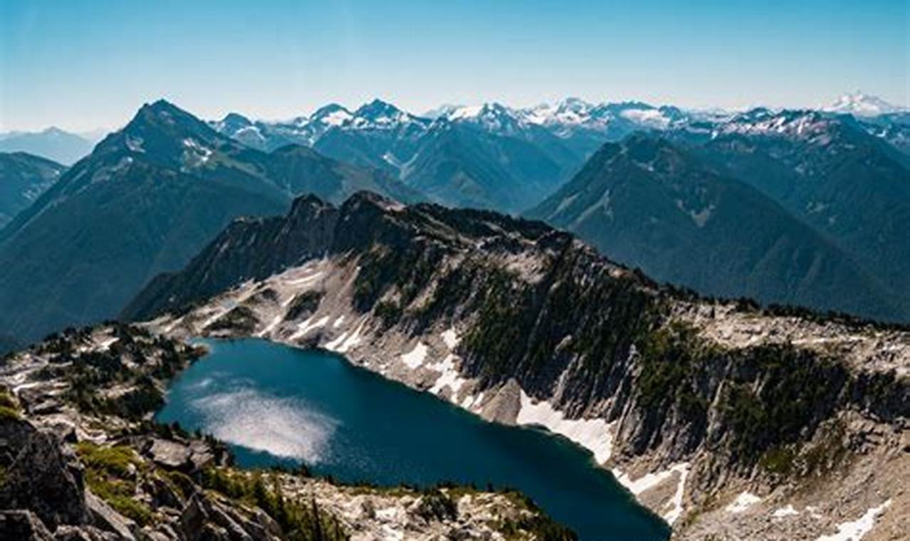 Discover Hidden Lakes in Oregon: Secret Gems | Living in Oregon: Moving Tips, Cost of Living & Best Cities