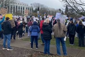 Salem Oregon Protesters | Living in Oregon: Moving Tips, Cost of Living & Best Cities