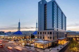 Portland Hotels with Free Parking: Park & Stay Easy! | Living in Oregon: Moving Tips, Cost of Living & Best Cities